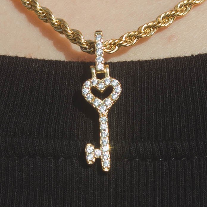Iced Heart Key Pendant - Gold - Cernucci